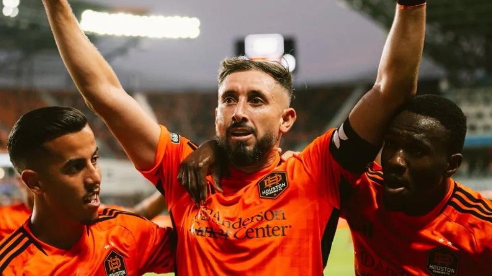 Héctor Herrera actualmente es agente libre