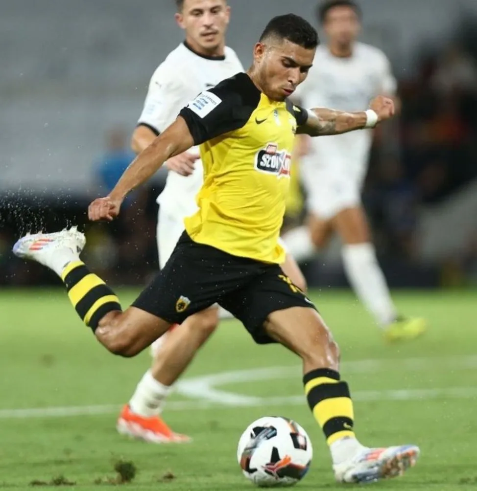 Pineda ya es multicampeón con AEK Atenas