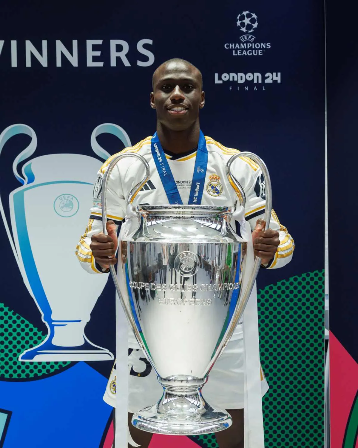 Mendy también estuvo lesionado