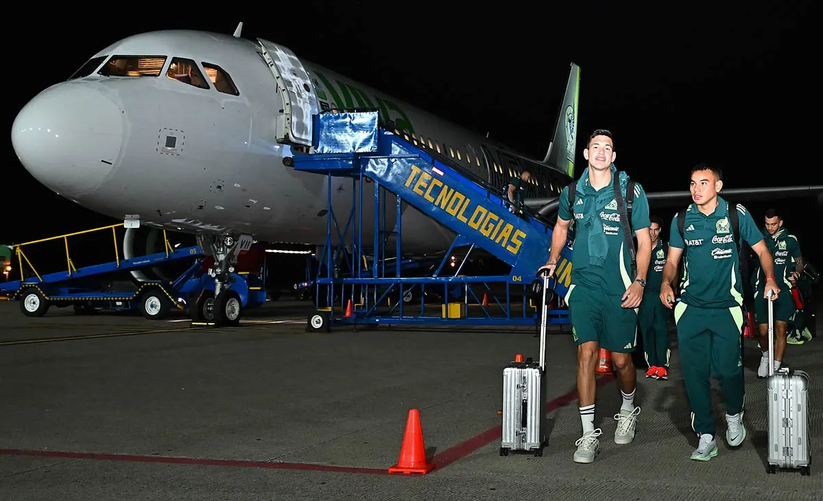 IMAGO7 Seleccionados mexicano llegando a territorio hondureño