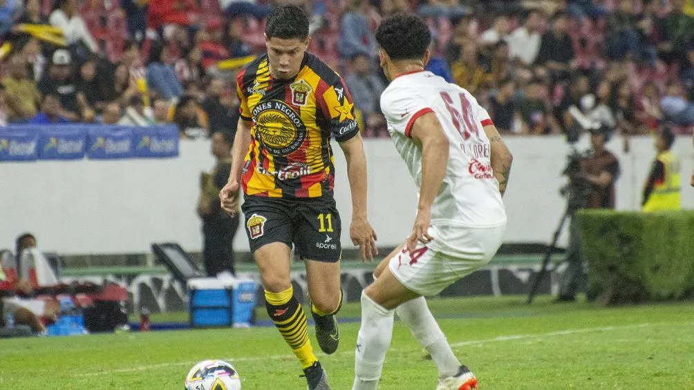 TWITTER: @LeonesNegrosCF Imágenes del Leones Negros vs Tapatío
