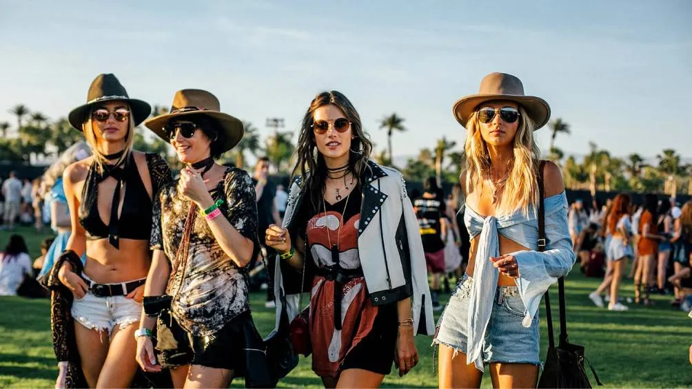 El festival Coachella 2025 ha sido anunciado, con la participación de artistas de diferentes nacionalidades y géneros musicales, incluyendo reguetón, música electrónica y rock.