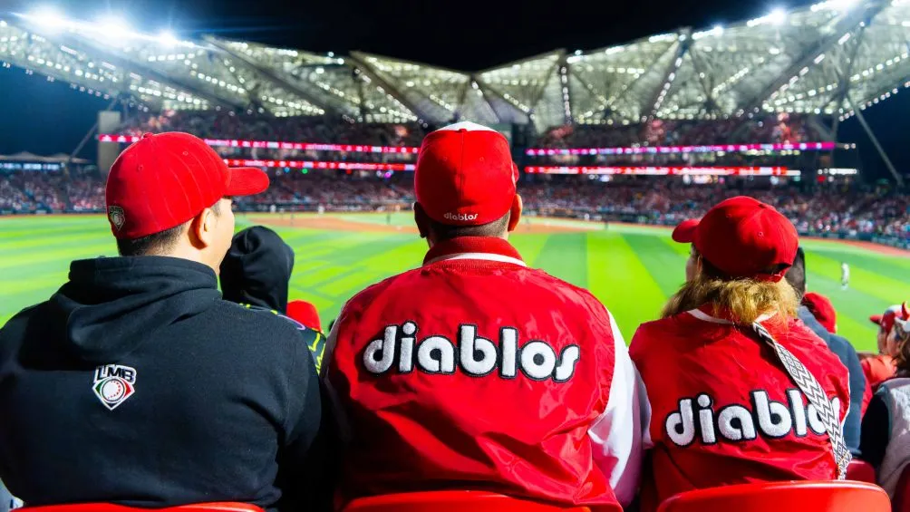 Afición en el Alfredo Harp Helú