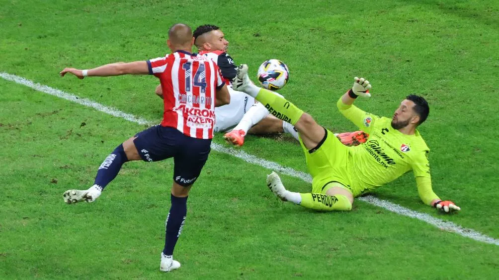 Chicharito sacó disparo