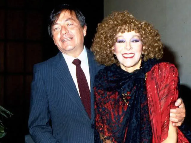 Redes Sociales Entró a la política tras casarse con el gobernador de Tlaxcala, Tulio Hernández Gómez.