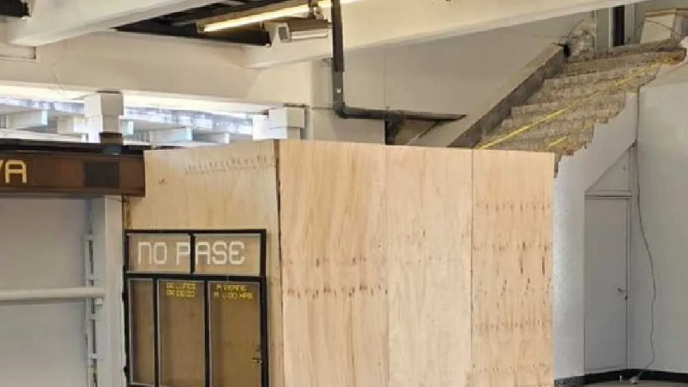 Twitter: @MetroCDMX El Metro aseguró que las escaleras ya estaban clausuradas.
