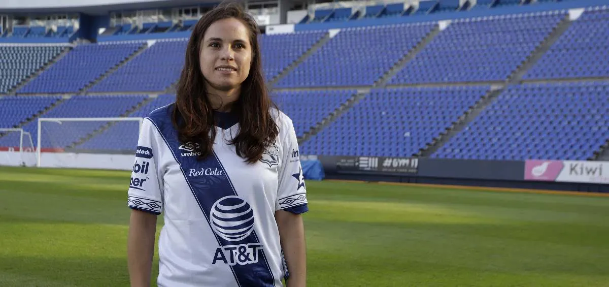 Worbis como jugadora del Puebla