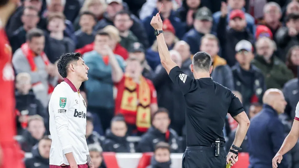 Tarjte roja de Edson vs Liverpool