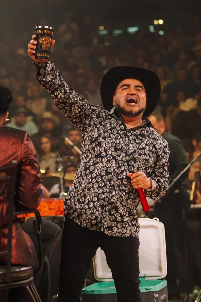 FB: @ElMimosoOficial 'El Mimoso' fue presentado ante un juez de Monterrey, Nuevo León.