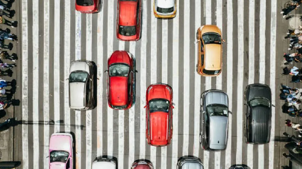 Para llevar a cabo la importación de un vehículo, es imperativo cumplir con los requisitos fiscales y arancelarios establecidos