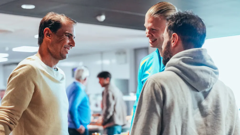 X: @ManCity Rafa Nadal con Erling Haaland