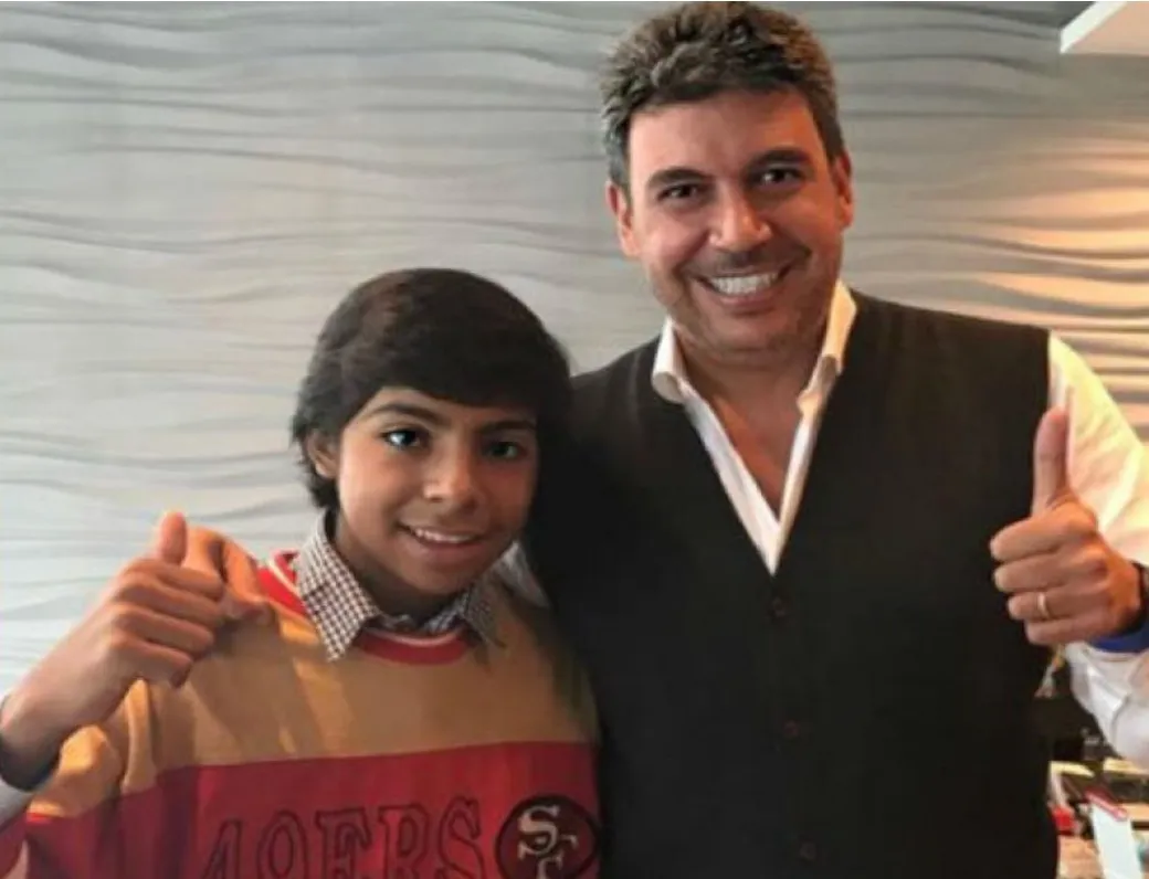 Paco rechazó la oferta del empresario porque su padrastro no lo dejó avanzar.