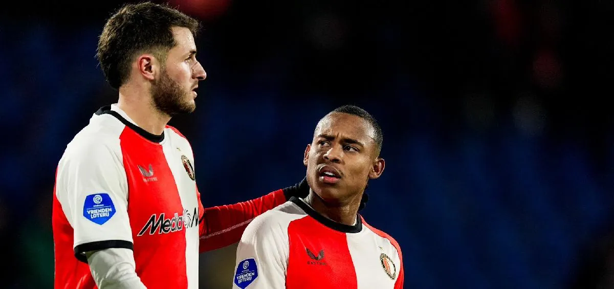 Feyenoord de la mano de Santi Giménez