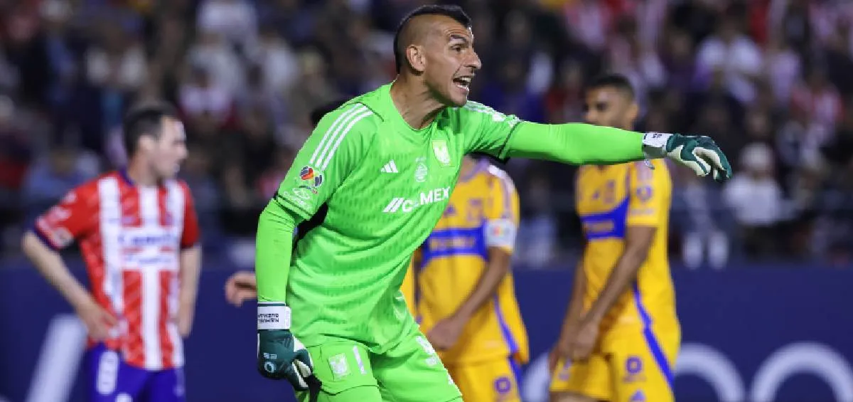 Guzmán con Tigres