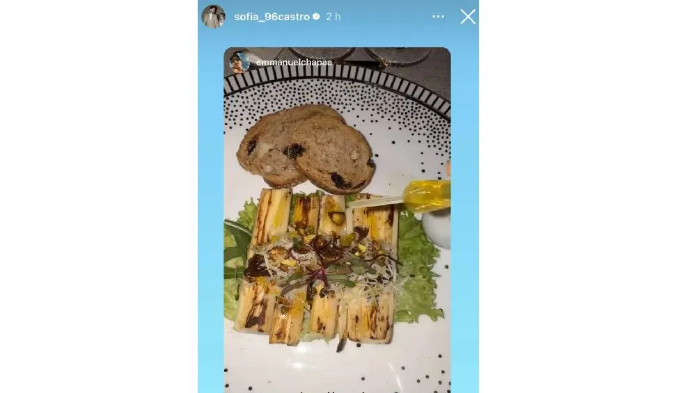 IG:sofia_96castro El menú ofrecía pencas al escabeche, pan y aceite de oliva.