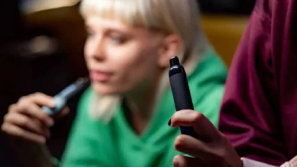 Se utilizan como alternativa a los cigarrillos tradicionales y vienen en diversas formas y tamaños