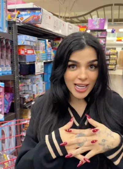 Karely Ruiz no escatimó en los gastos con tal de hacer feliz a los menores.