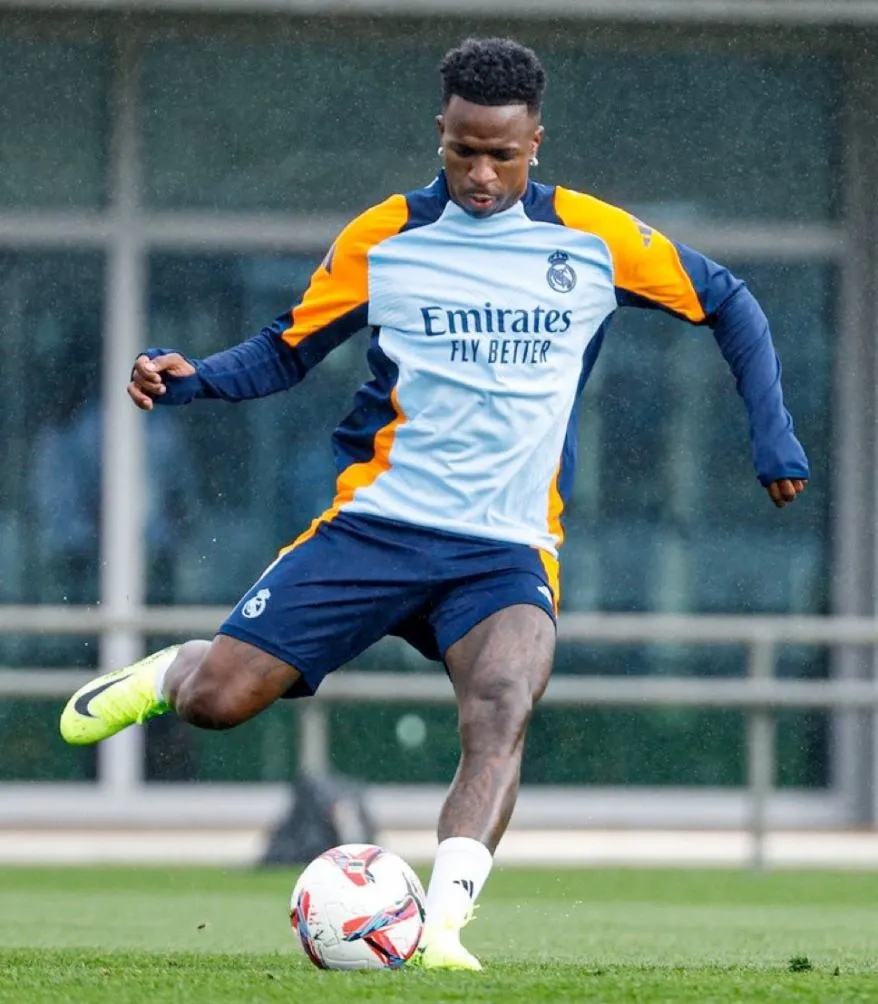 X: @FabrizioRomano Vini ya entrenó con el primer equipo