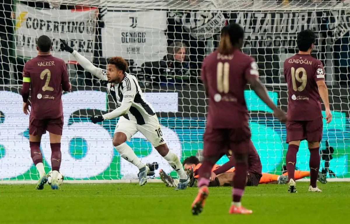 Weston McKennie festeja su gol al City