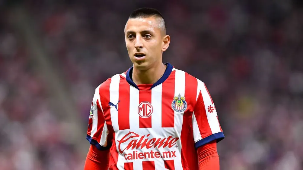 MEXSPORT Roberto Alvarado con las Chivas