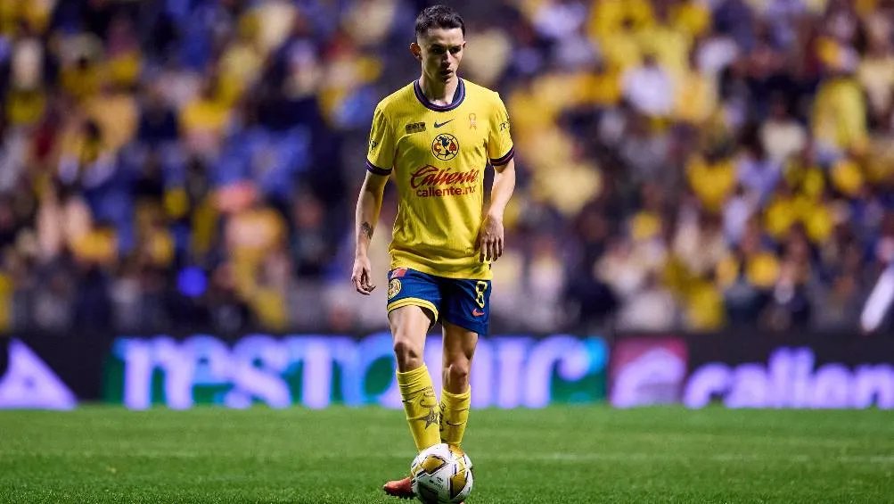 Fidalgo controla el balón