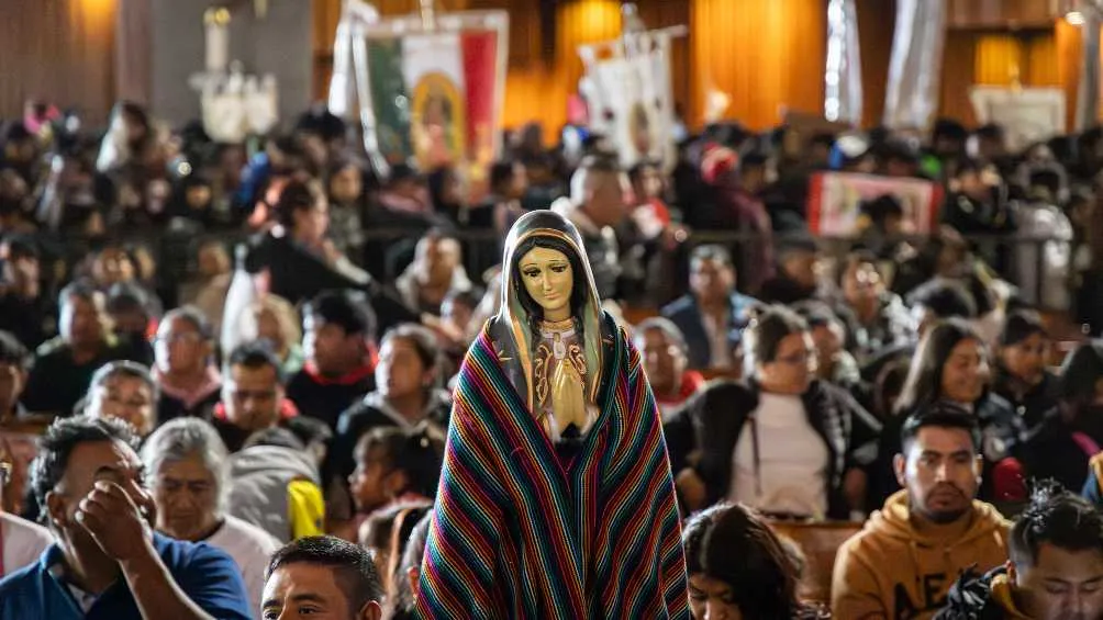 Los fieles creyentes están de fiesta por el cumpleaños de la 'Morenita del Tepeyac'.