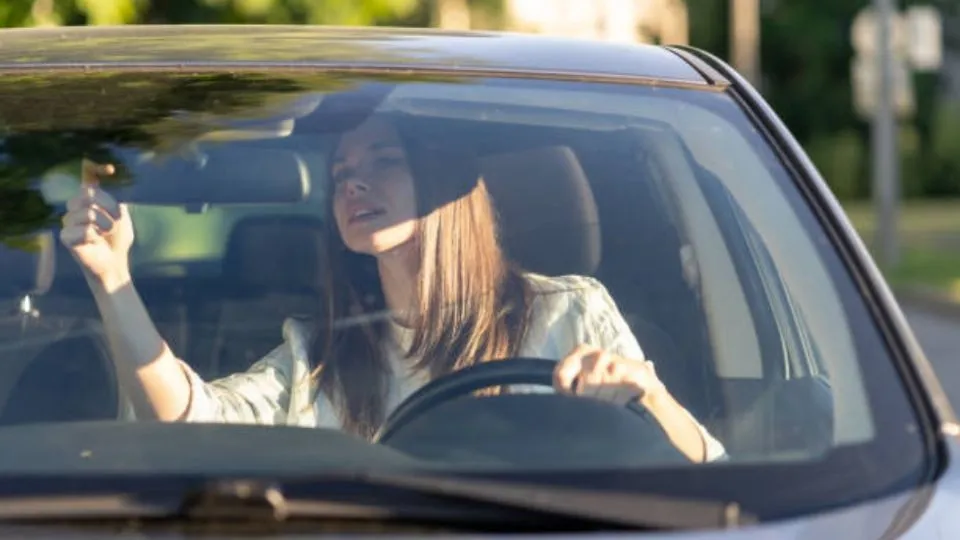 Tu Red Capital Conducir en reversa en la CDMX puede costarte una multa