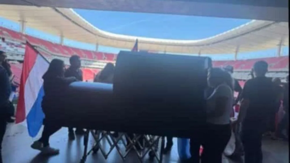 X: CAPTURA DE PANTALLA Despiden a aficionado en Estadio Akron