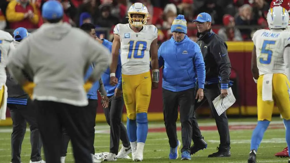 AP sufrió un esguince