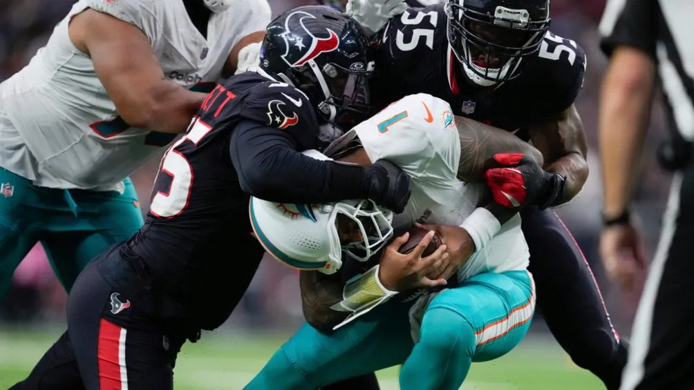 AP Texans forzó cuatro entregas de balón