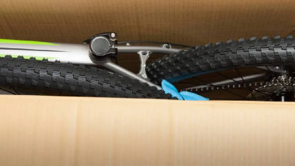 Pixabay/ Imagen ilustrativa. El joven de 27 años falleció al intentar abrir una caja que contenía una bicicleta.