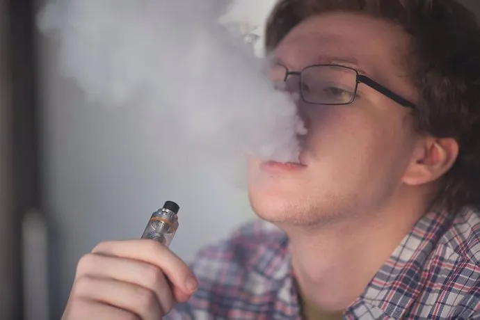 Infosalus Vape cada vez más afecta a menores de edad