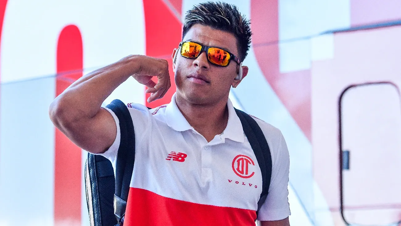 Jesús Gallardo festeja el Día de la Independencia con gran disfraz