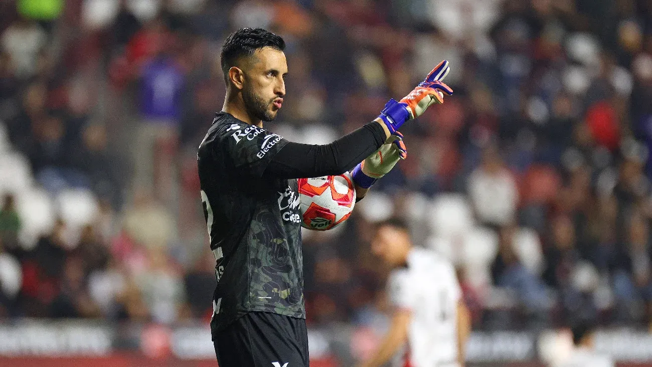 Camilo Vargas renueva con los Rojinegros del Atlas