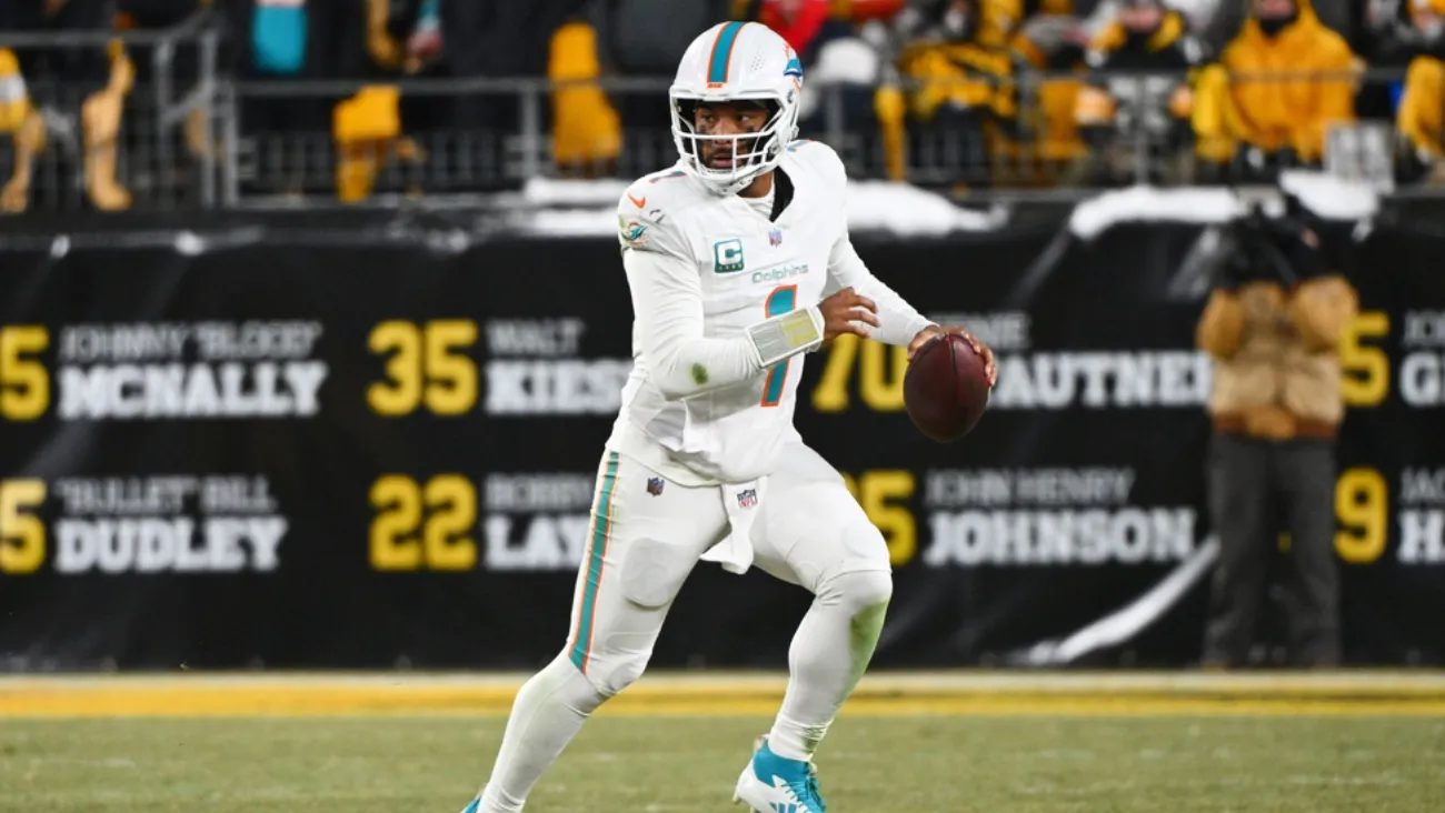 Dolphins cambian de quarterback; el novato Quinn Ewers releva a Tua Tagovailoa