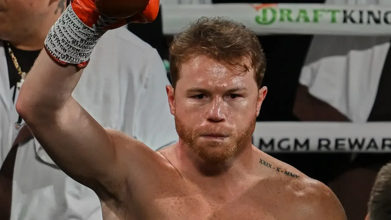 Canelo Álvarez recupera el trono en el ranking de The Ring tras el adiós de Crawford