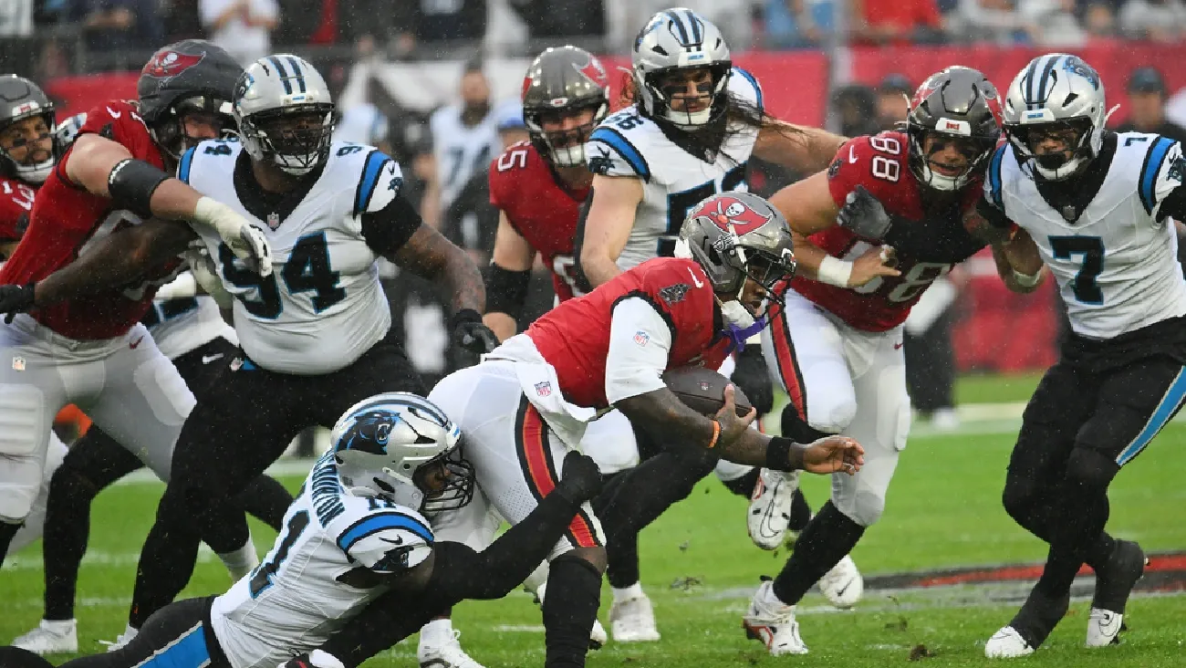 NFL 2025: ¿Con triple empate en marca, quién gana la NFC Sur?