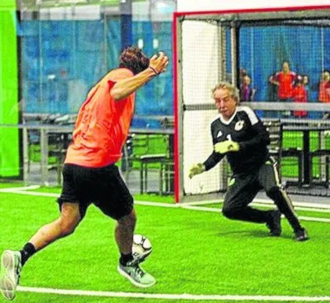 Decio de María practica en la portería