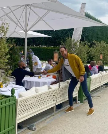 TWITTER @lrzague Zague subió ayer esta foto con Alves en París