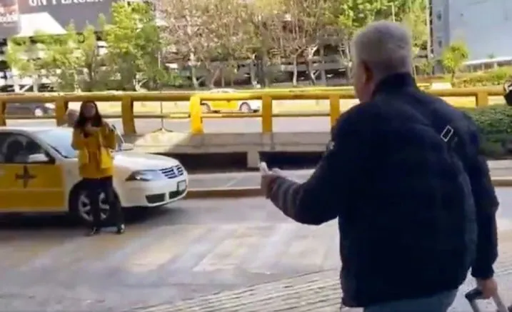 ESPECIAL Tuca, antes de tomar su taxi a La Noria