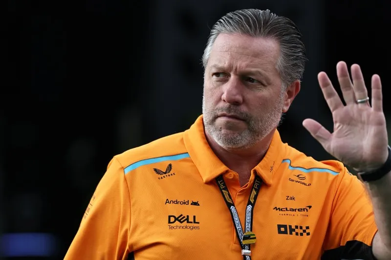 Brown lanzó un comentario al piloto