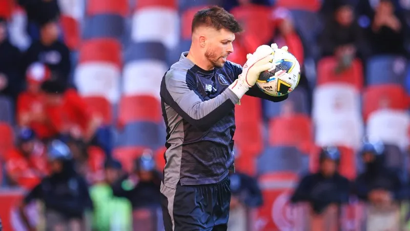 Tiago Volpi calentando | MEXSPORT