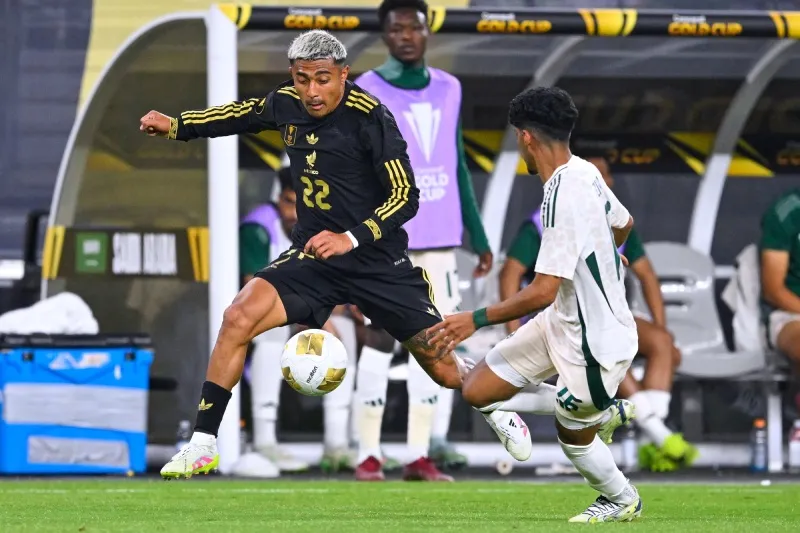 Julian Araujo con la Selección Mexicana en la Copa Oro