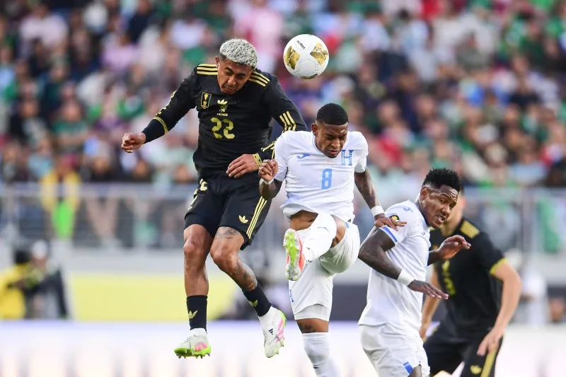 Araujo en actividad con la Selección Mexicana