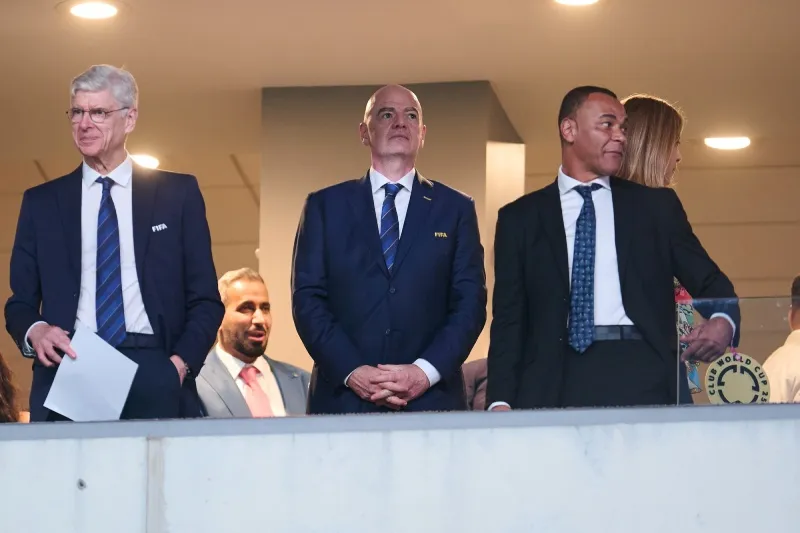 Cafú junto con Infantino en el Mundial de Clubes