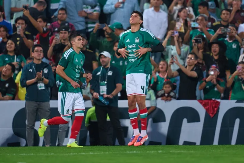 Johan Vásquez y Edson Álvarez con la Selección Mexicana