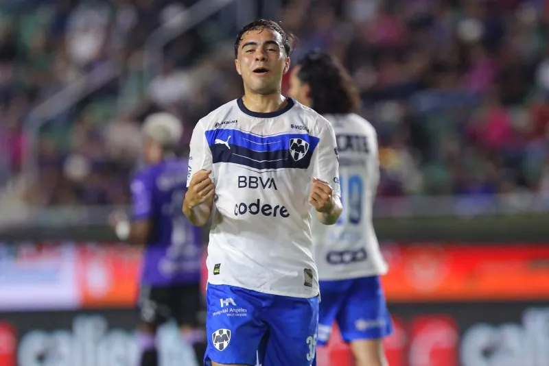 Fimbres también está entre los convocados