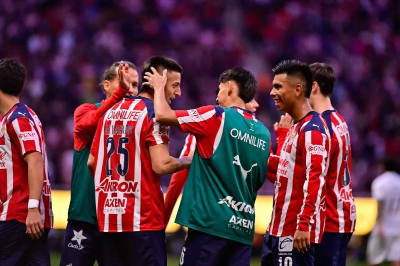 Chivas encabeza el 11 titular