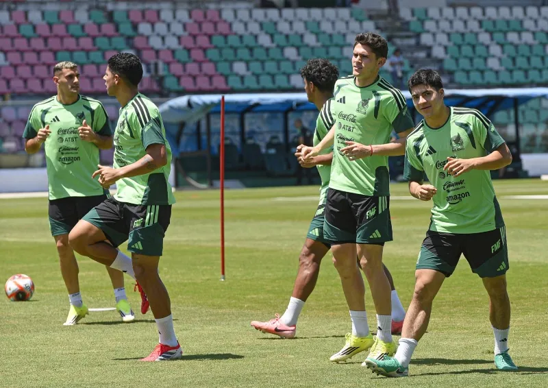Jugadores de la Selección Mexicana en entrenamiento
