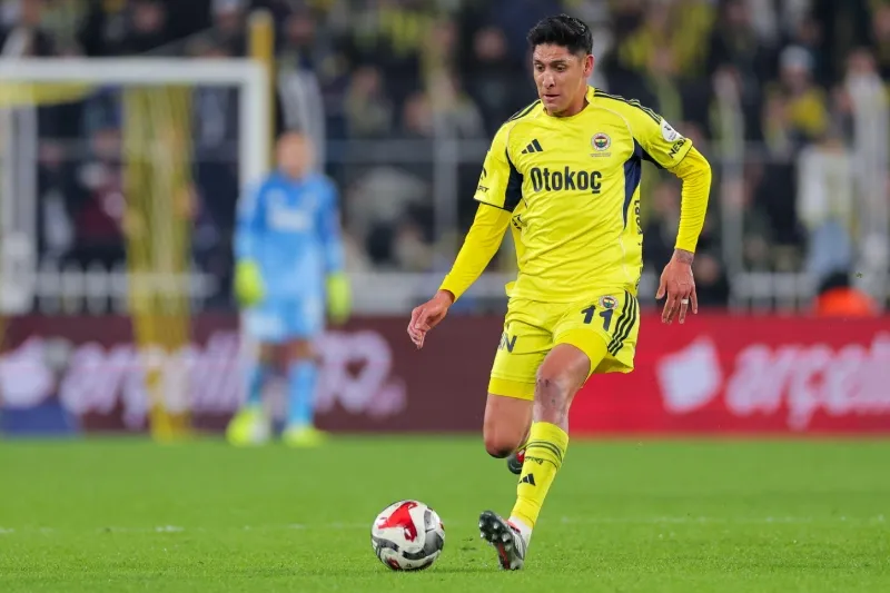 Edson Álvarez recibirá competencia en Fenerbahce